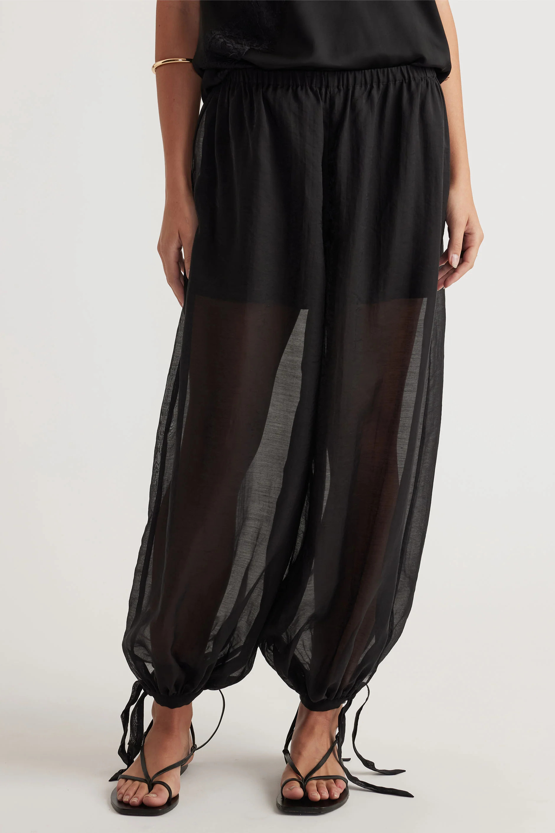 Tina Textured Balloon Pant - Black | DECJUBA
