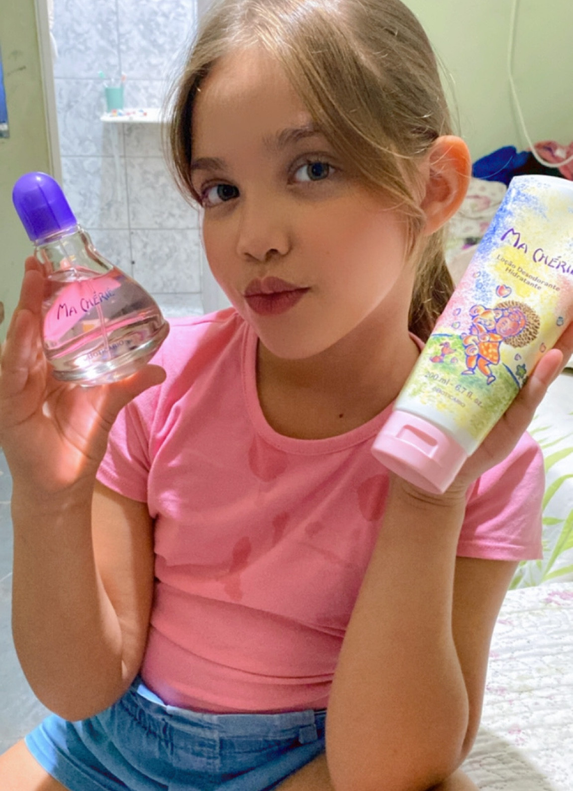 Minha princesa amando seu presente 😘 cheirinho da minha infância agora fazendo parte da dela❤️🥹 Boticário arrasou 

#LTKfamily #LTKkids #LTKFind