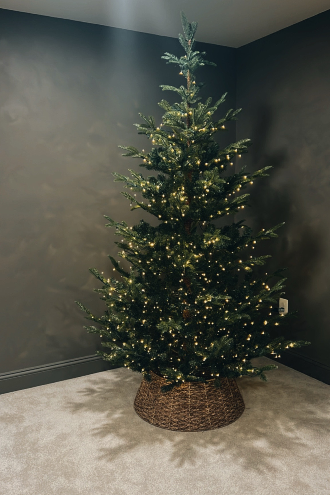 Budget friendly Christmas that looks way more expensive than it actually is!

Amazon find, Amazon holiday, Wayfair find, Wayfair holiday, affordable Christmas decor

#LTKSaleAlert #LTKCyberWeek #LTKHoliday