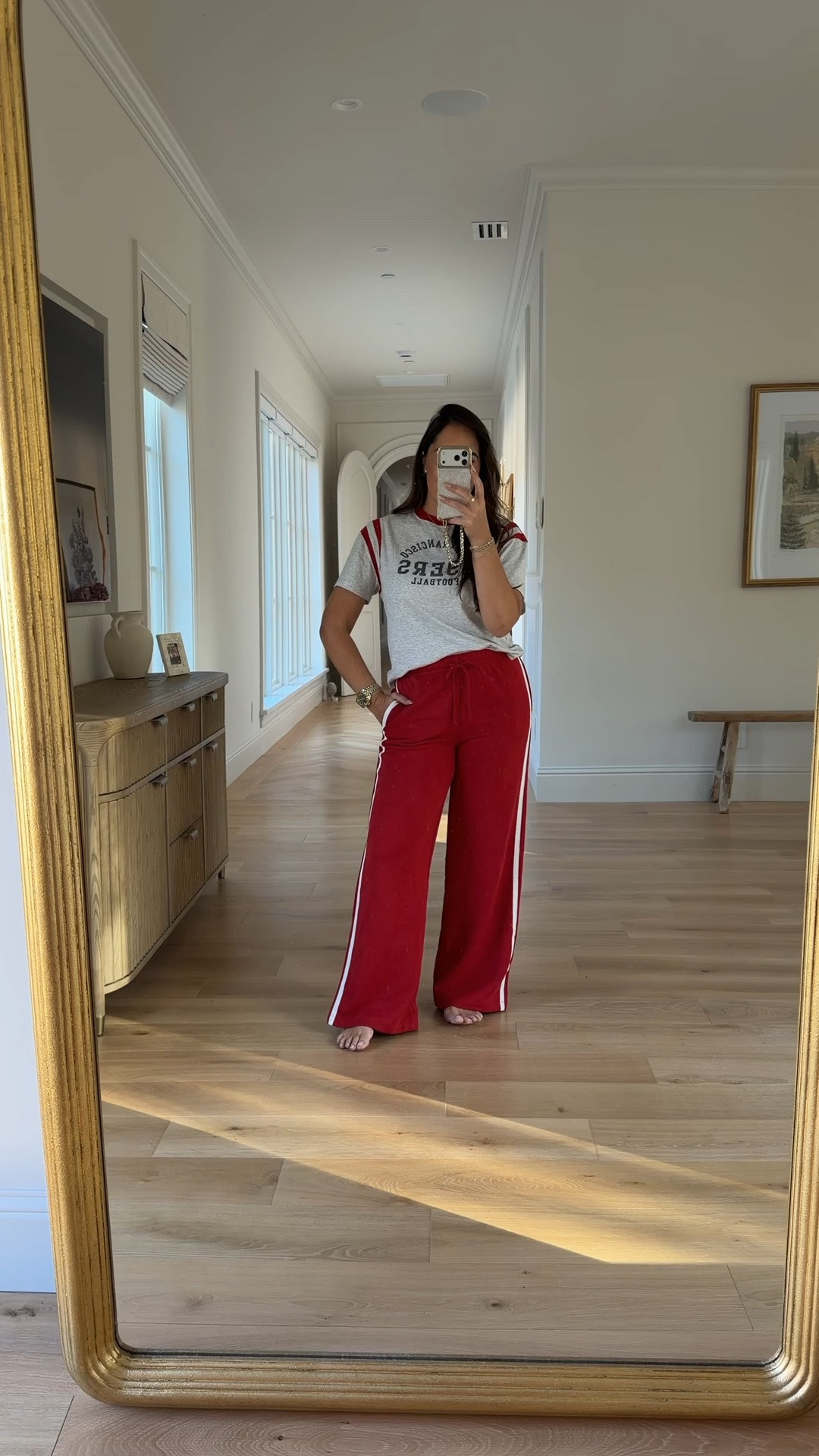 Game day outfit! These sweats are so GOOD! Wearing a small