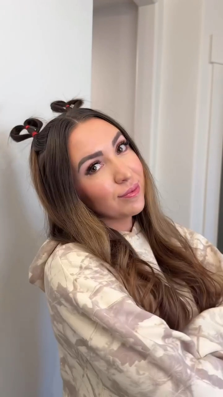 ❤️❤️❤️ #hearthairstyle #heartbuns #valentineshair #heartpigtails hair ideas, trendy hair, heart space buns, mom hairstyles, 5 minute hairstyle