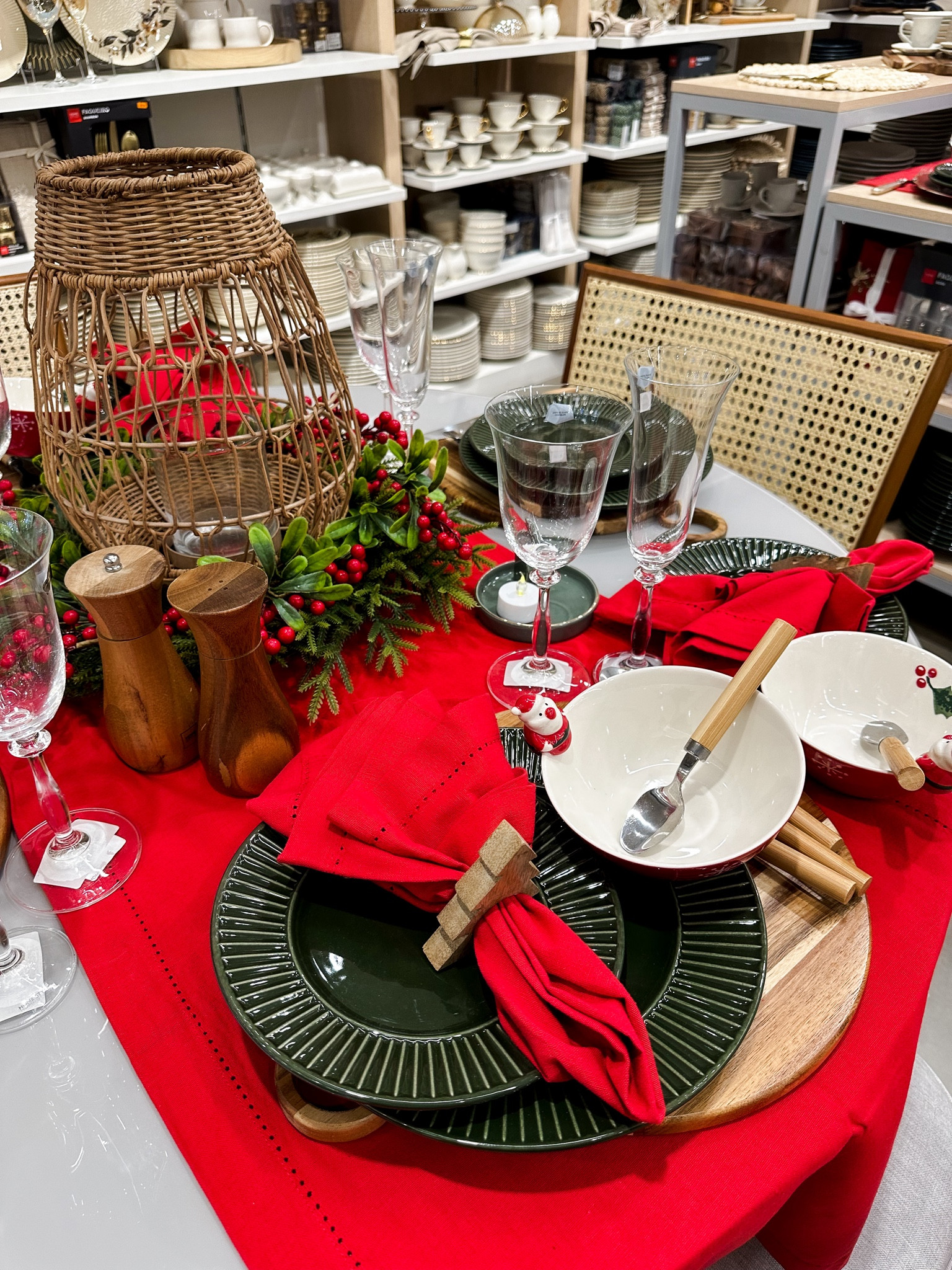 Não sei vocês, mas eu AMO mesa posta e amo ainda mais Natal! 🎄 ❤️ E olha essa inspiração de mesa posta que achei na Camicado, fala sério 🥹🤏🏼
.
.
#LTKGift #NatalLTK

#LTKHoliday #LTKbrasil #LTKhome