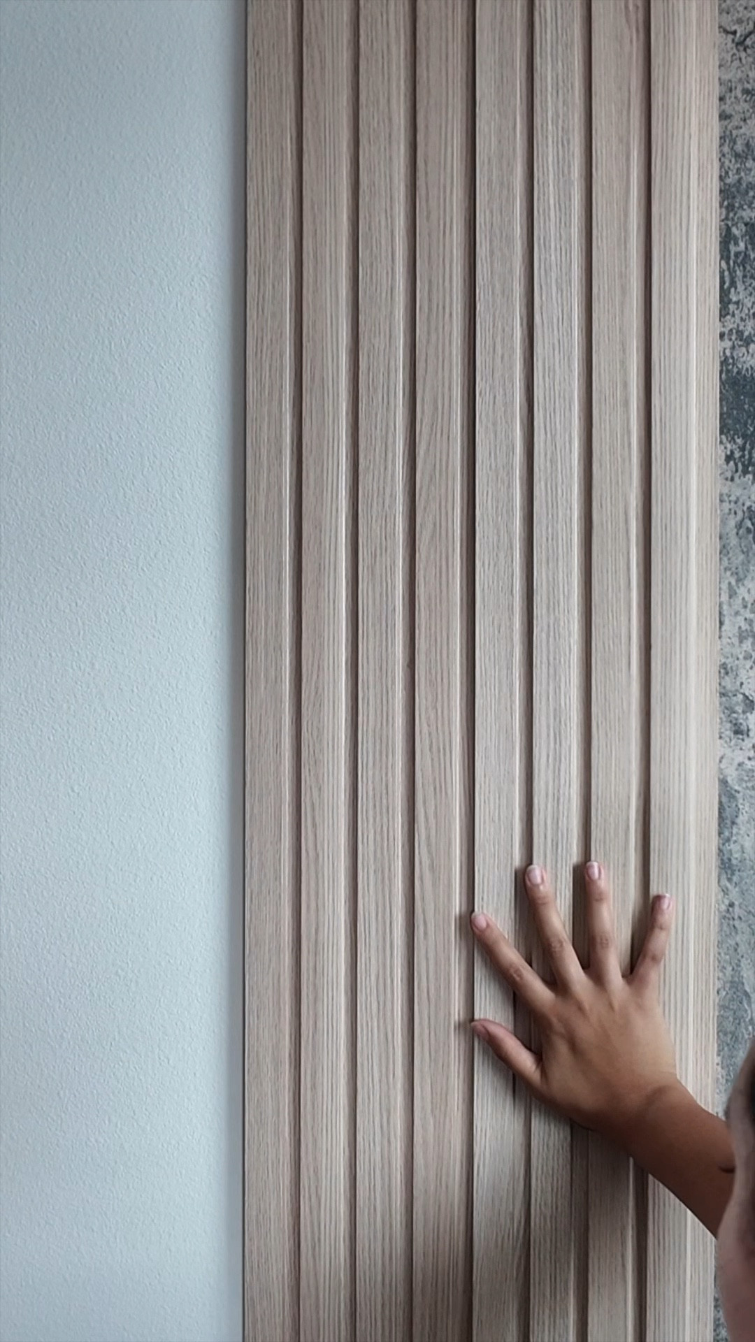 Renter friendly DIY wall panels to bring some height & warmth to your space 🤍

#LTKHome #LTKVideo