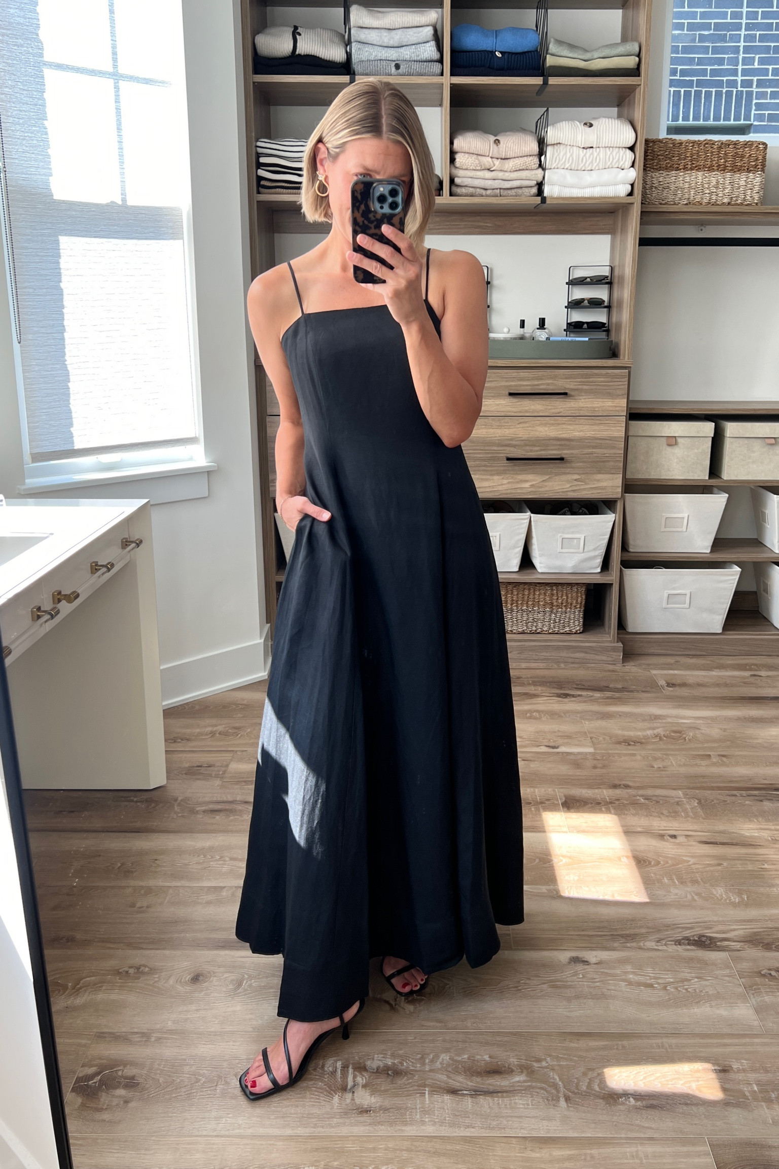 Wearing size 4 (could have sized down to 2)

Code: LINDSEY20 (applies to my exact pieces + already discounted Items (not sitewide)) 

@karenmillen #mykm #ad 

#LTKStyleTip #LTKSaleAlert