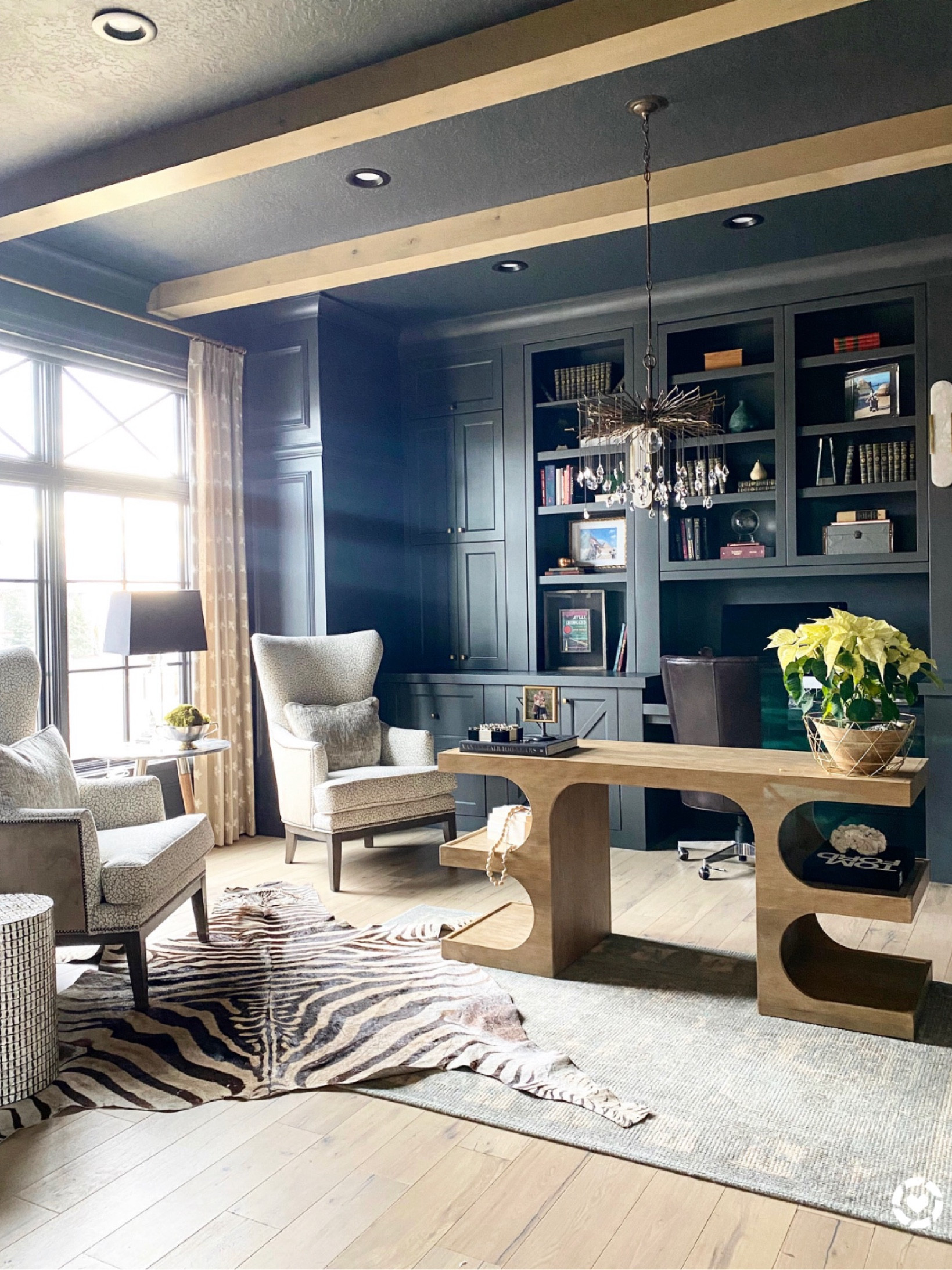 @wafair Way Day sale happening now- up to 80% off! 
Remington Avenue’s home office. 
-Solid wood rectangular writing desk, -dimmable alabaster wall mount light sconces
-leather executive office chair,
-machine washable oriental inspired rug comes in various color schemes.


#LTKHome #LTKSaleAlert