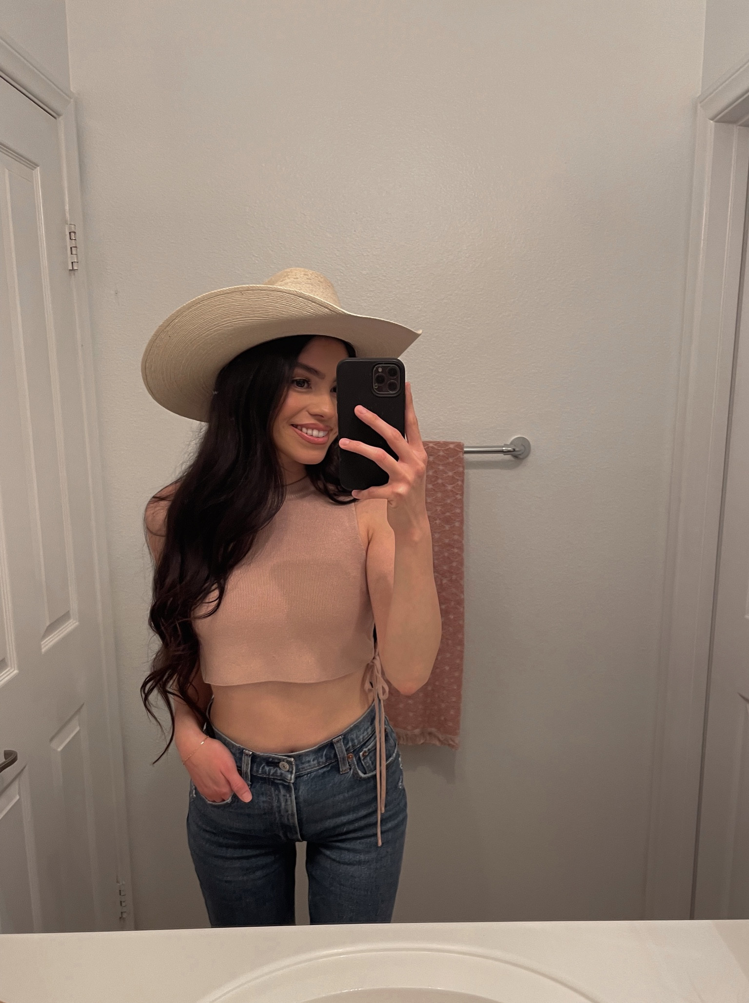 Crop top (s)
Denim (24 short) 
#croptop #abercrombiedenim #abercrombie #sale #forever21 #90sstraightjeans 

#LTKstyletip #LTKsalealert #LTKunder50