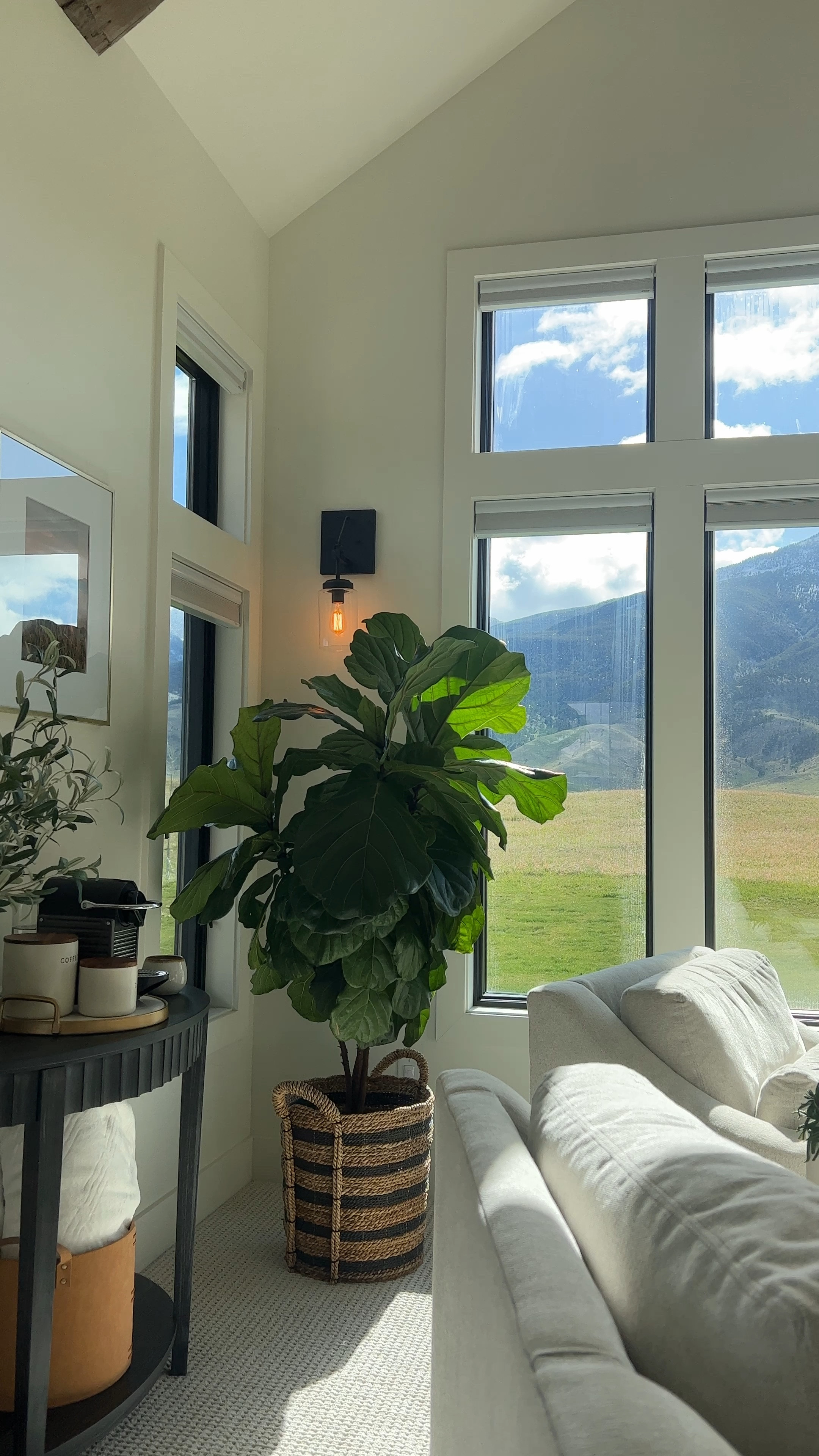 Bedroom Inspiration

Master bedroom
Sitting area
Bedroom sitting chairs
Accent chairs
Accent table
Coffee bar
Coffee nook
Built in bookshelves
Bookshelf decor

#LTKVideo #LTKHome