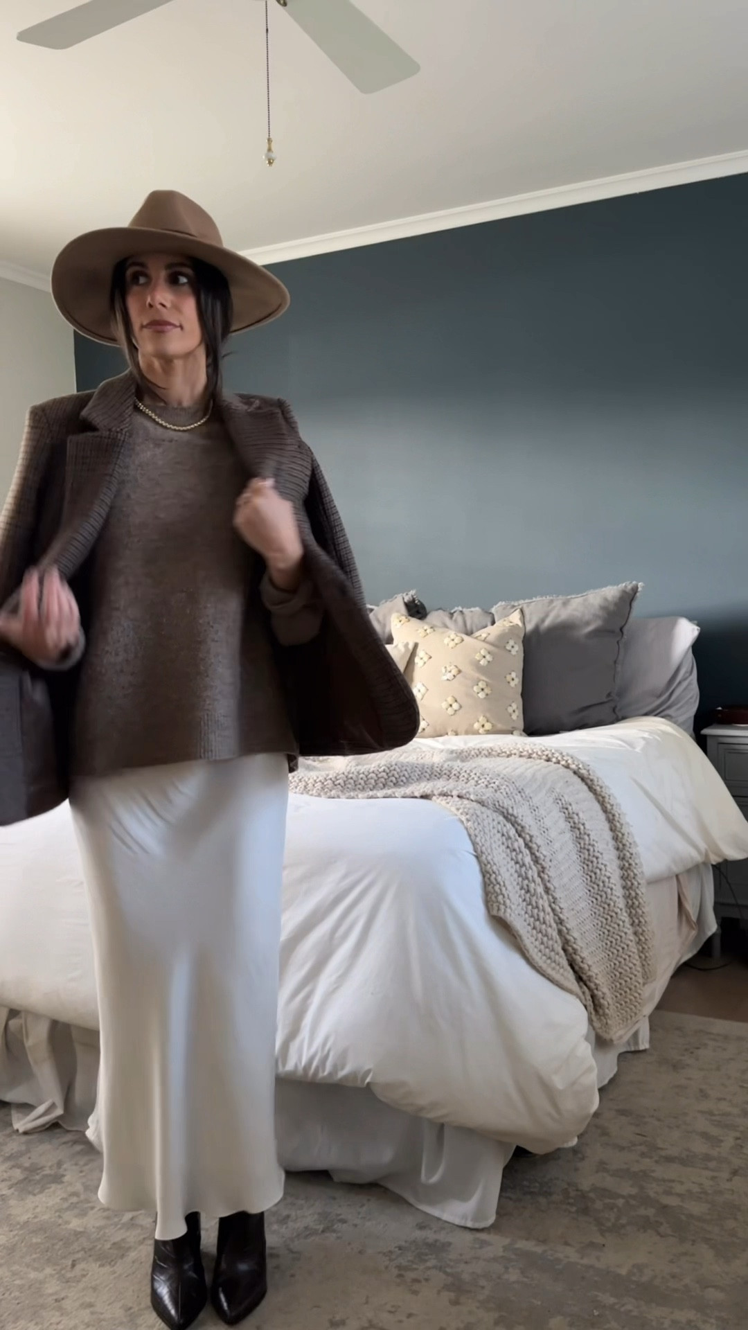 Outdoor fall wine tasting outfit.

Everything is old but linked what’s available or similar.

Fall outfit, fall outfit idea, wine tasting, date night outfit, Montana outfit, aspen outfit, Yellowstone outfit, Beth Dutton style, fall style, fall outfit inspo 

#LTKPetite #LTKFindsUnder100 #LTKSeasonal