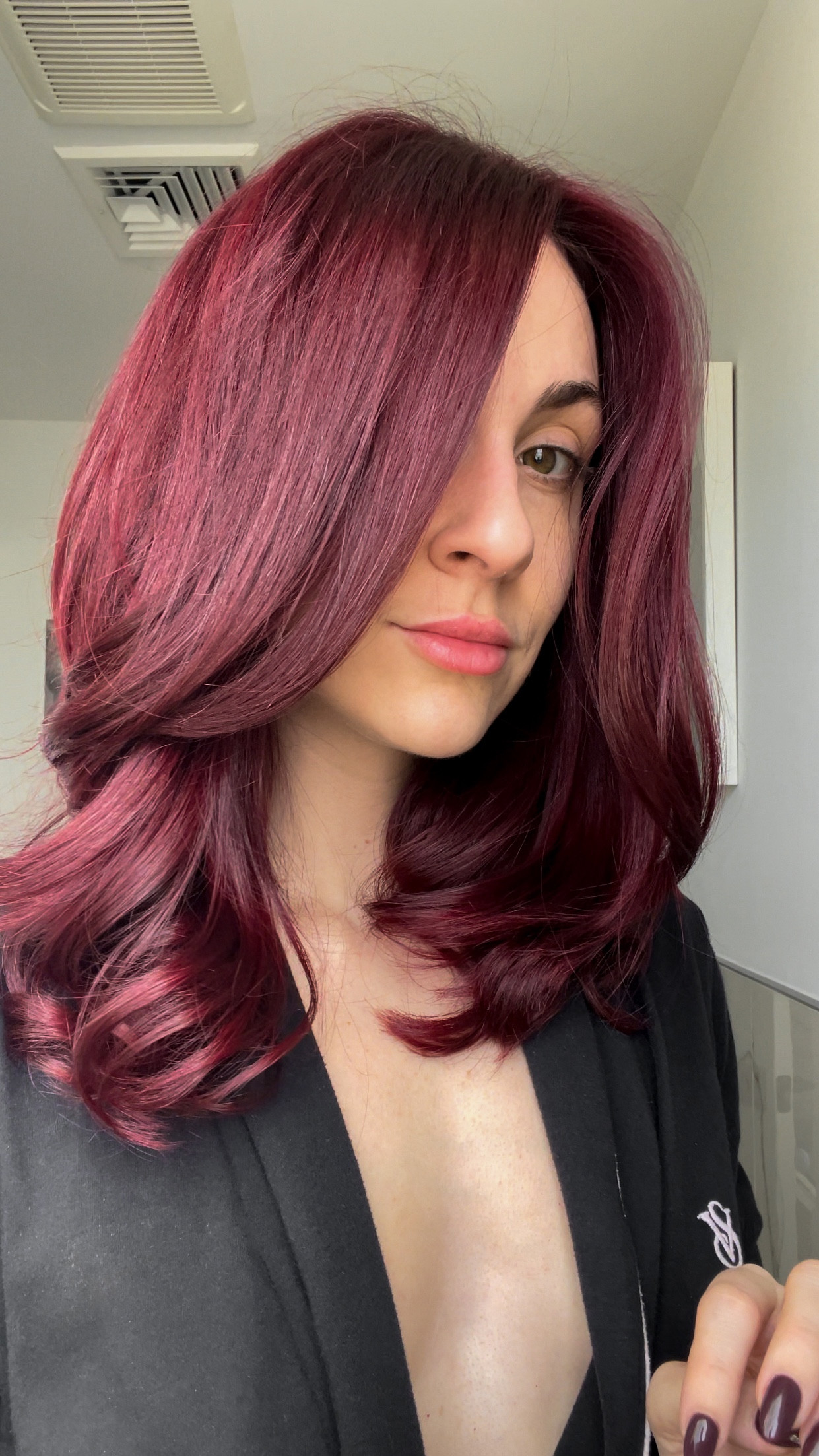 Never forget to gloss. ✨ @redken⁣⁣
⁣⁣
⁣⁣
⁣⁣
⁣⁣
⁣⁣
⁣#redkenshadeseqgloss #redkengloss #redkenacidicbondingconcentrate #hairglossing #hairgloss