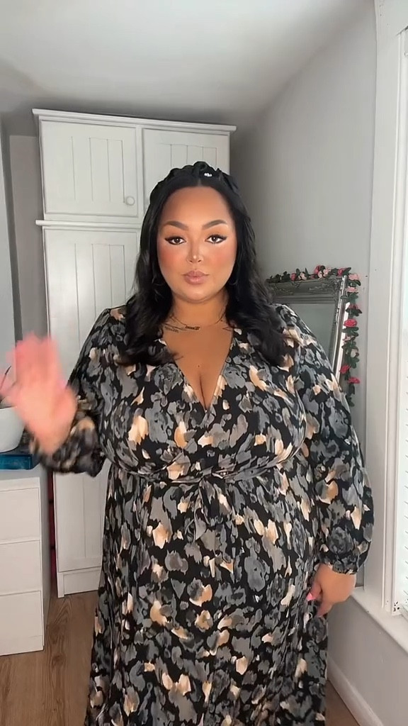 Use code ‘22janet’ to save money at SHEIN

#LTKSeasonal #LTKfindsunder50 #LTKplussize