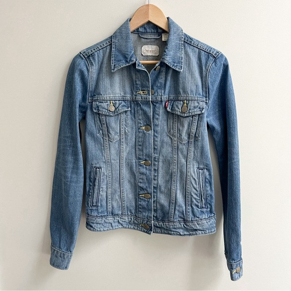 [levi's] 100% cotton classic trucker button up denim jean jacket XS | Poshmark