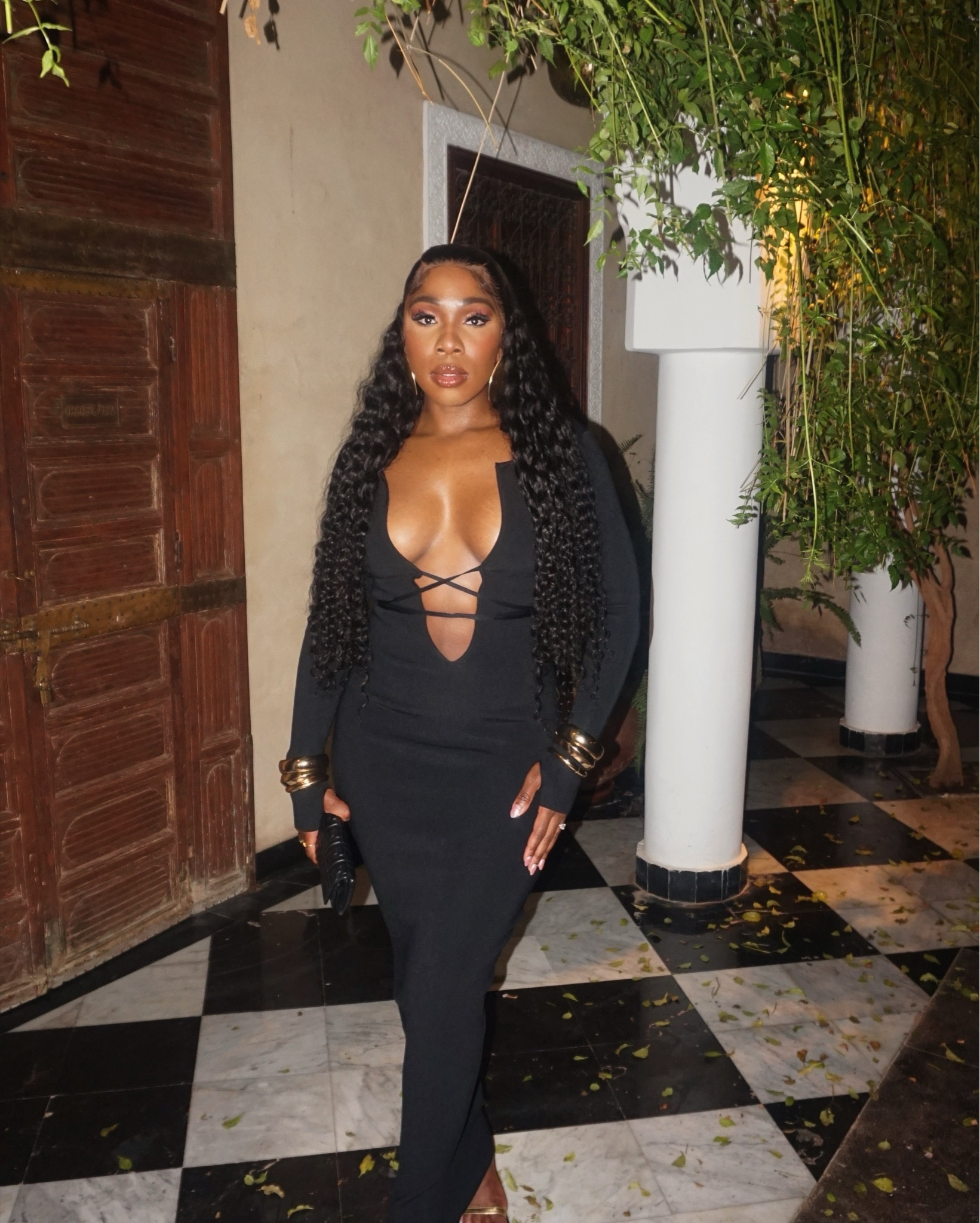 Can’t go wrong with a black dress. This Helsa dress is perfect! 

#LTKSeasonal #LTKParties #LTKStyleTip