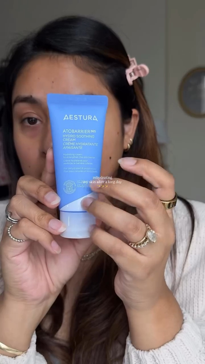 feels so good on my skin 😌

LOVE this cream for rehydrating my skin without making it feel oily ✨
@aestura_us 

#giftedbyaestura #aestura #koreanskincare #moisturizercream #cltinfluencer #glowyskin #kbeauty

#LTKBeauty #LTKFindsUnder50 #LTKStyleTip