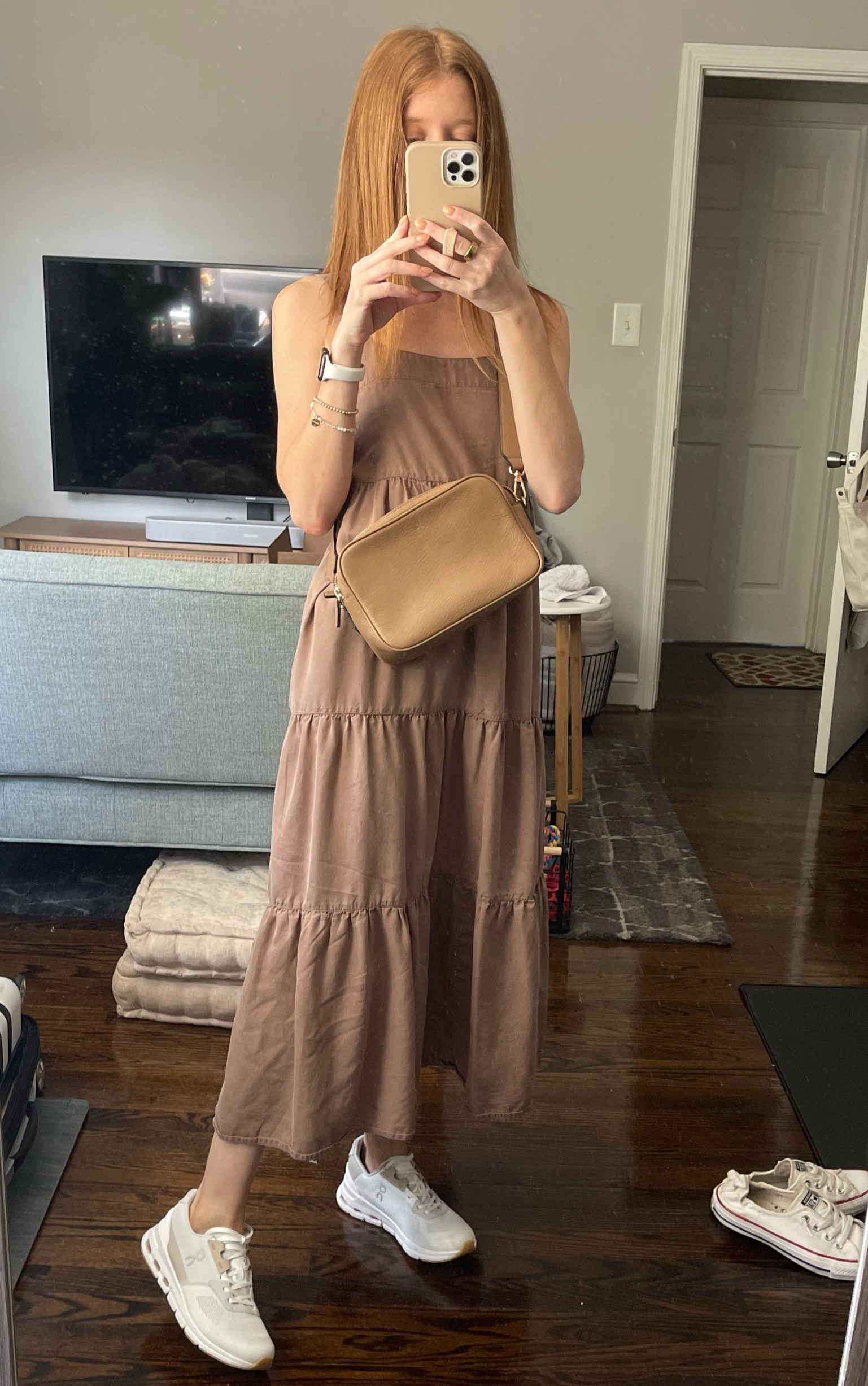 I’m wearing XXS
Dress it tighter around the boobs, also has adjustable straps 
