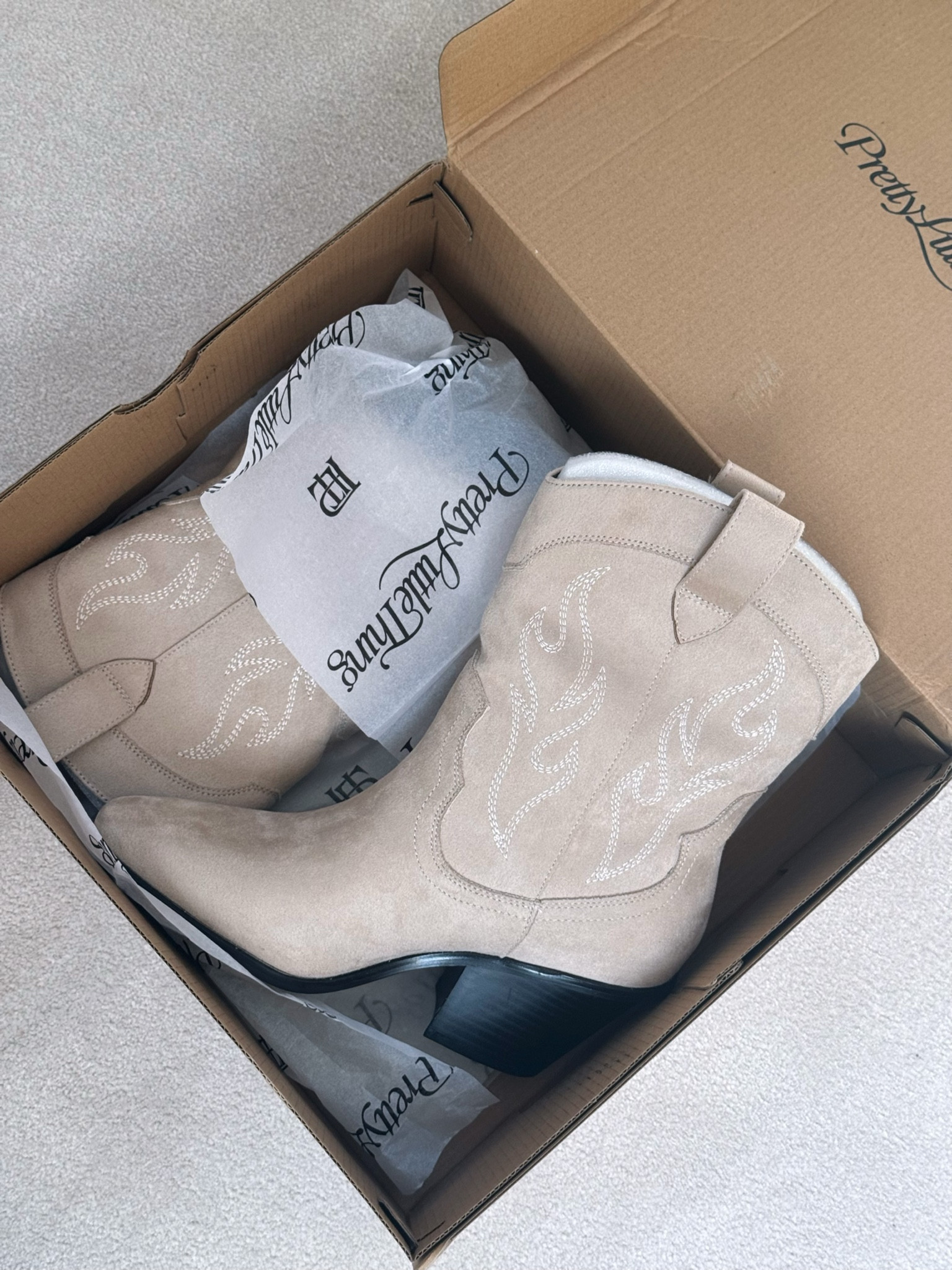 new in PLT cowboy boots!!🤍

Beige tan short boots heel pretty little thing spring summer festival 

#LTKuk #LTKspring #LTKfestival