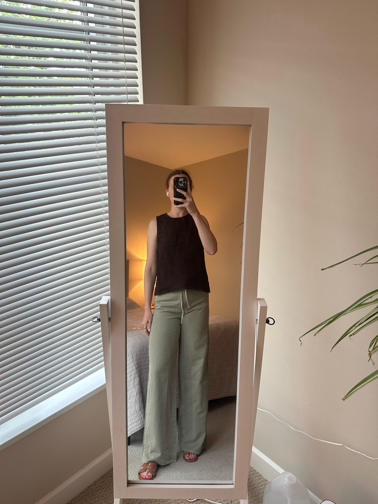 Madewell The Superwide Leg Jeans

In Airy Denim and sooo flattering!

#LTKmomlife #LTKgrwm #LTKootd