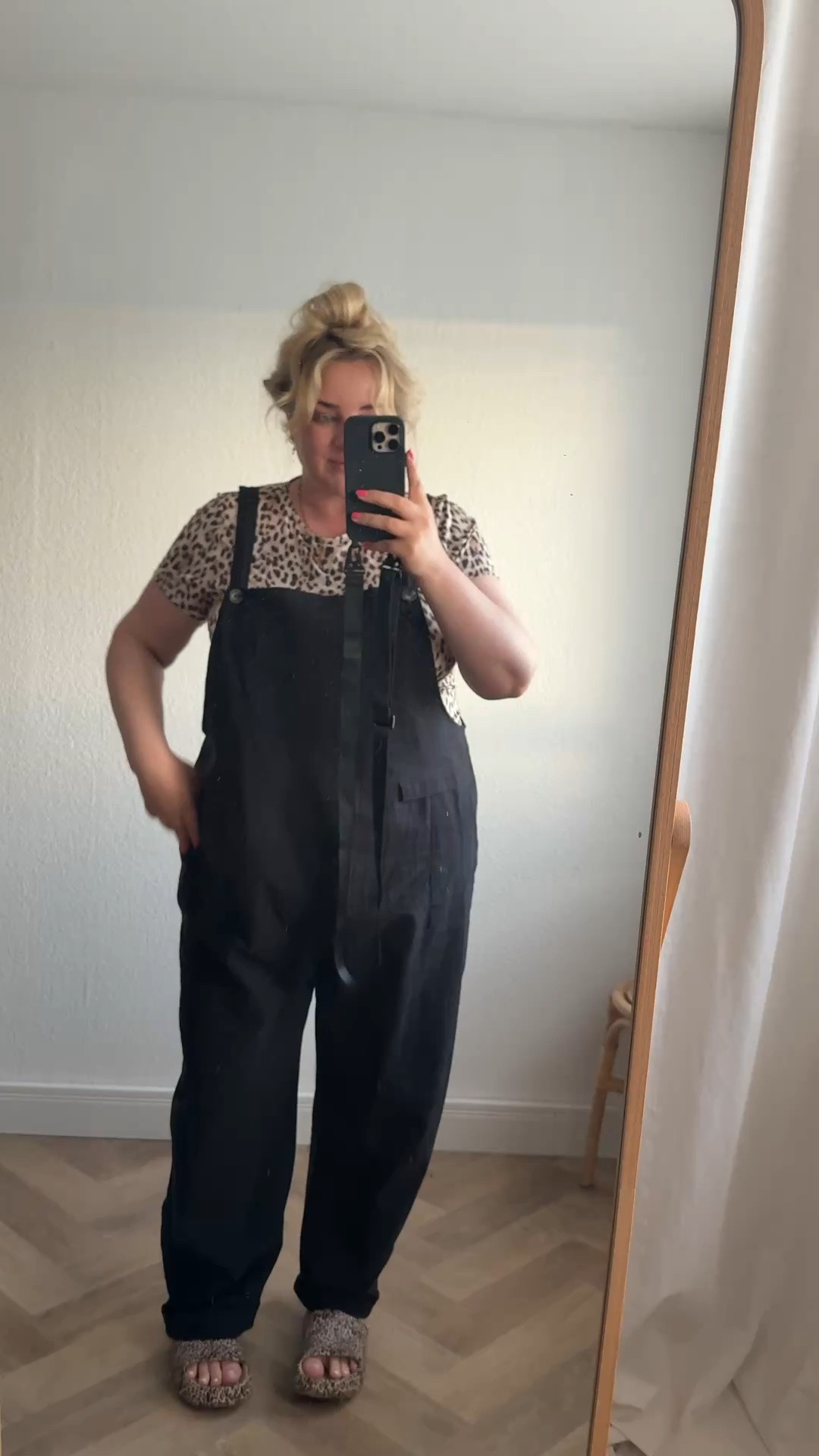 Latzhosen Outfit 👋🏻

#plussizefashion #latzhose

#LTKplussize #LTKdeutschland #LTKstyletip