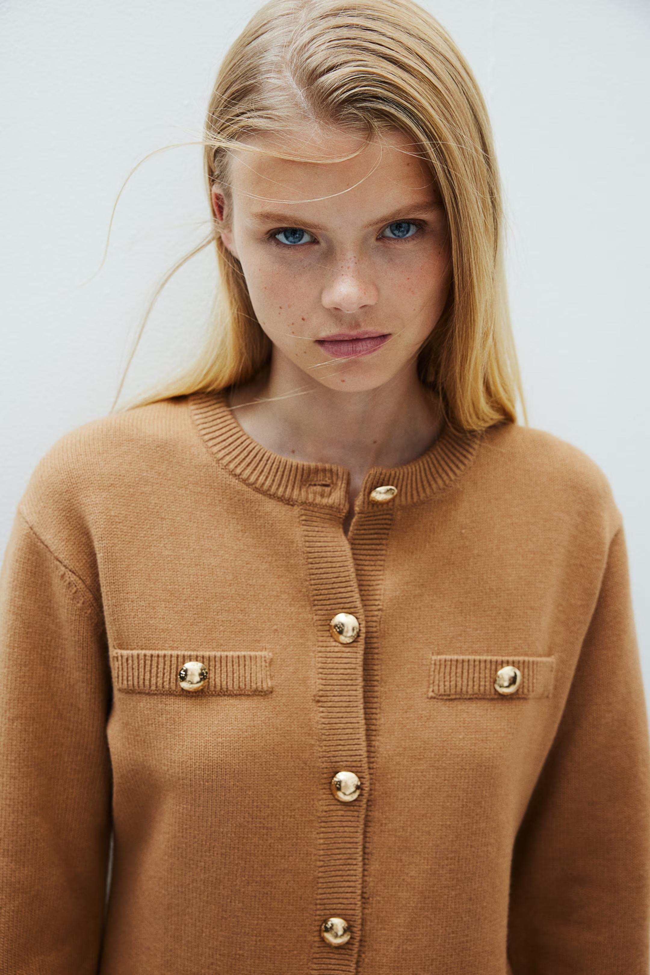 Button-detail cardigan - Round neck - Long sleeve - Dark beige - Ladies | H&M GB | H&M (UK, MY, IN, SG, PH, TW, HK)