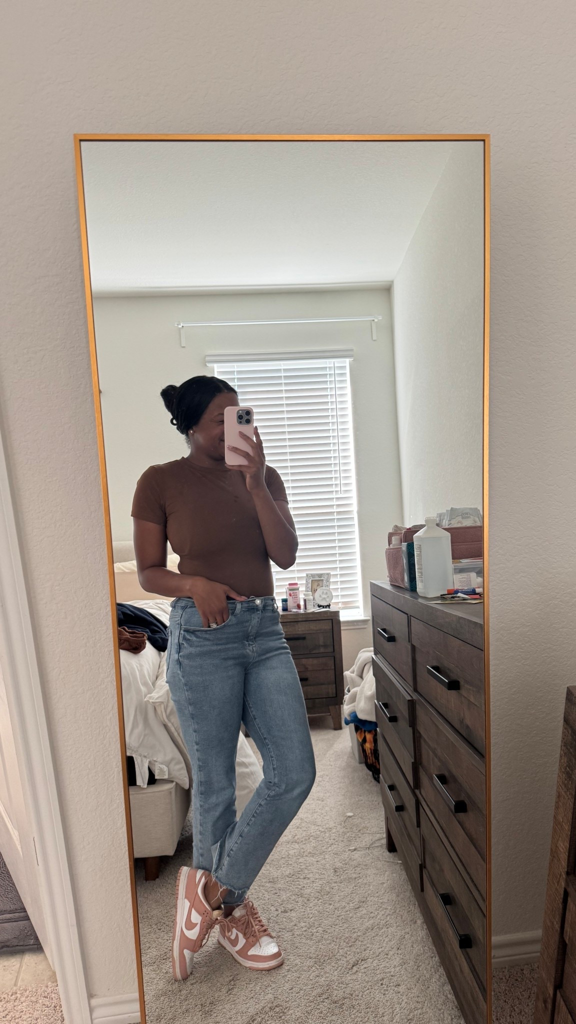 A simple & casual outfit for a girls lunch 🤎🍂

Mom outfit | postpartum outfit | errands outfit | lunch outfit 

#LTKSaleAlert #LTKStyleTip #LTKPetite