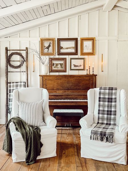 Cozy Winter Favorites! #americanfarmhousestyle #cottagesandbungalows #americanfarmhouse #cottagestyle #returninggracedesigns #winterdecor #winterdecorating #magnolianetwork #vintagestyle #vintagefarmhouse 

#LTKSeasonal #LTKhome