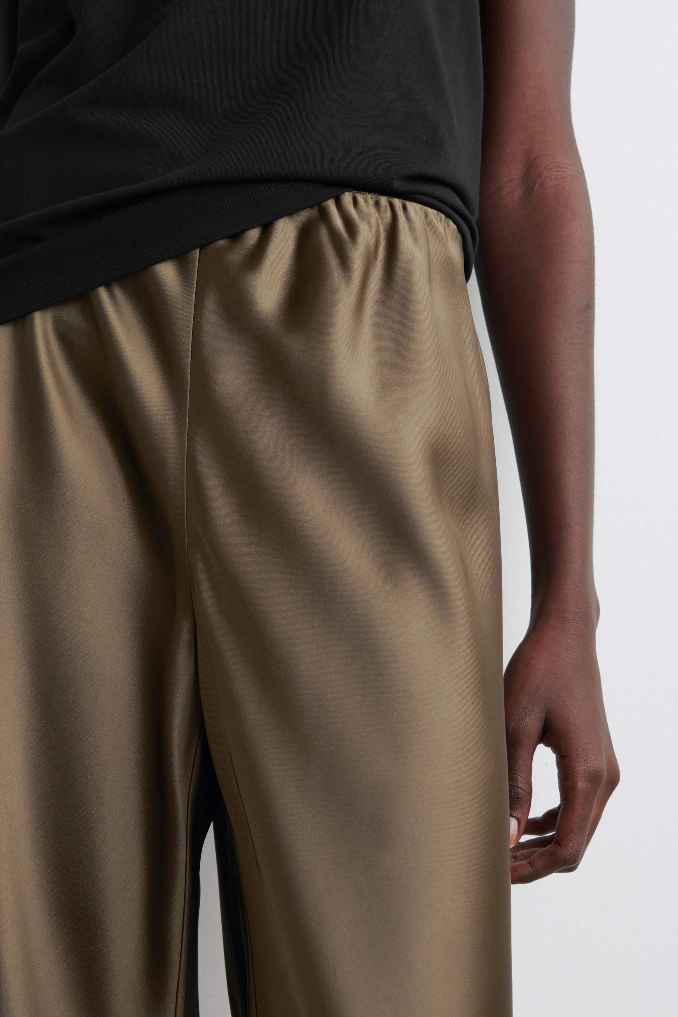 SATIN WIDE-LEG TROUSERS - BROWN | COS GB | COS UK