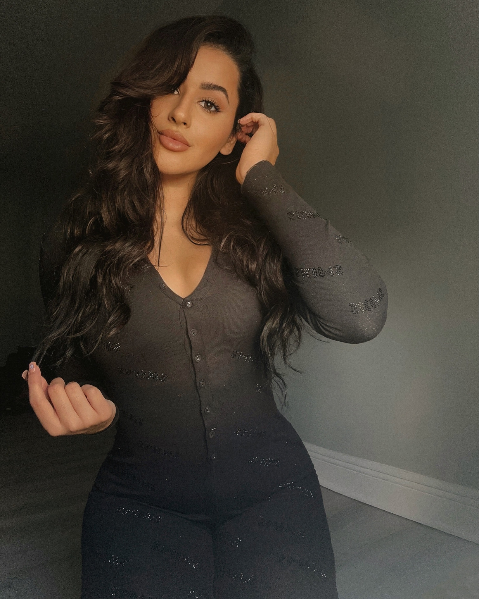 Skims Rhinestone onesie 🖤
#skims #onesie #kyliejenner
 

#LTKGiftGuide #LTKHoliday #LTKSeasonal
