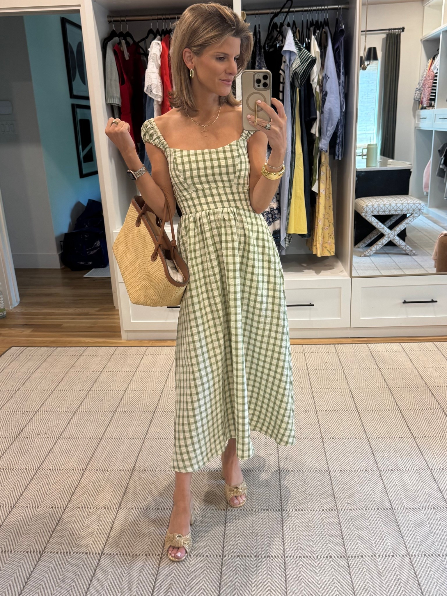 Dress: Tuckernuck (wearing xs)
Shoes: Tuckernuck
Bag: Tuckernuck
Jewelry: Tuckernuck and Amazon

Spring dress inspo