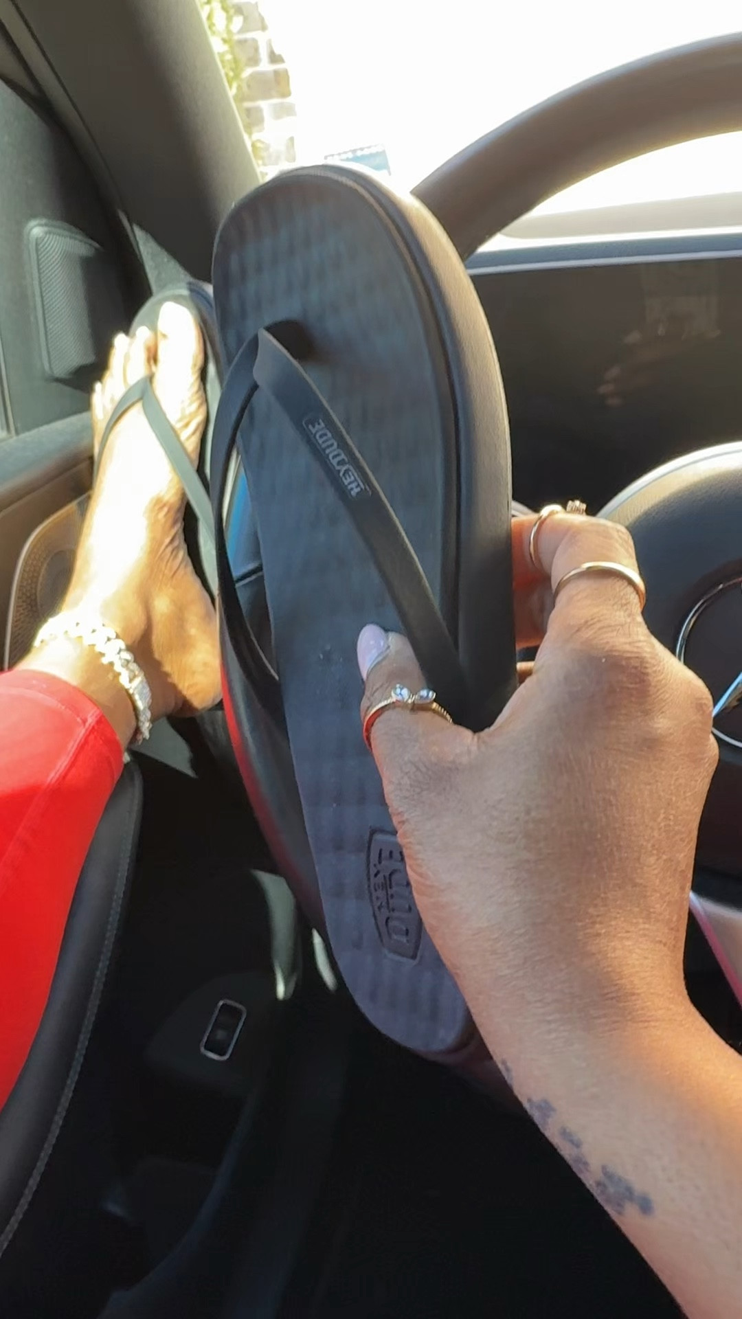 Easy on, all day comfort