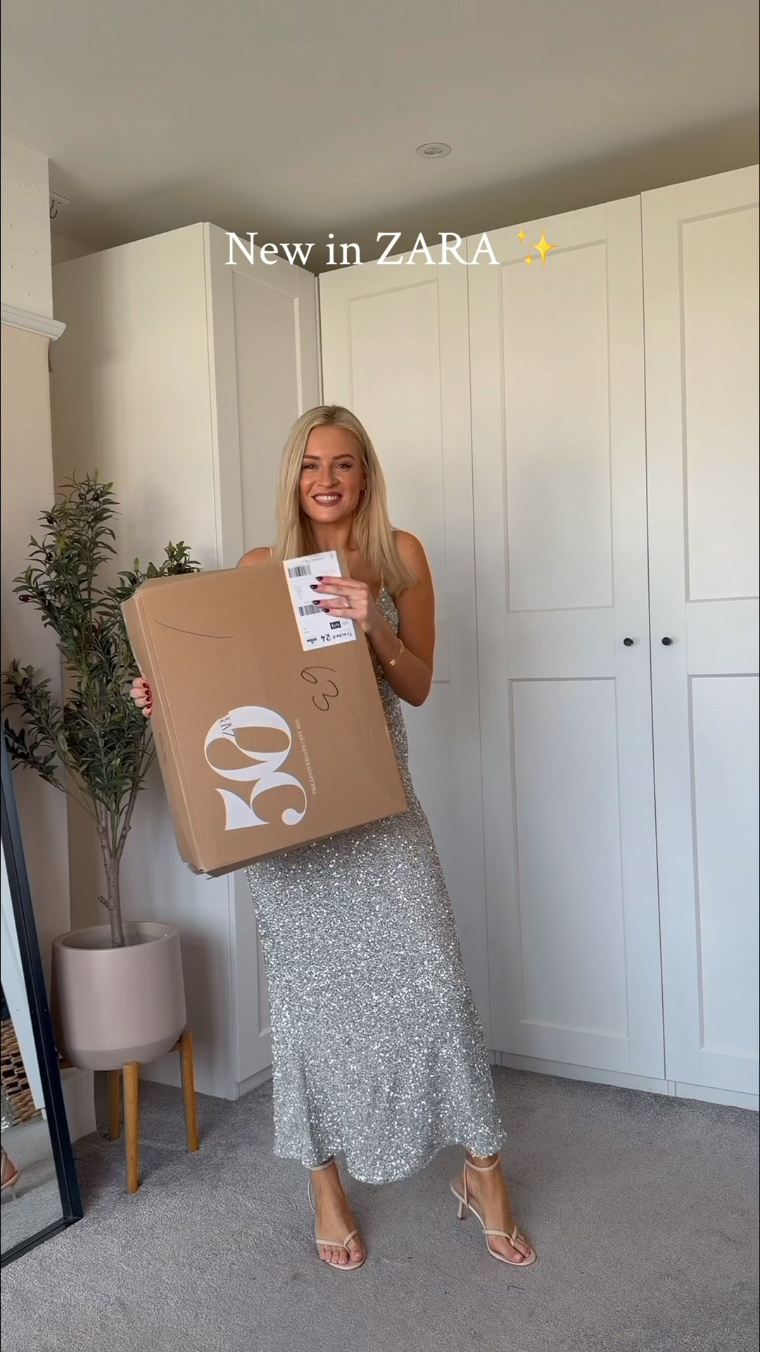 New in Zara ✨ sparkle season is upon us!! 

Wearing a small in everything apart from the green cardi which is a Large xx 

Zara, Zara new in, Christmas party outfits, Christmas outfit 

#LTKuk #LTKwinter #LTKpartywear