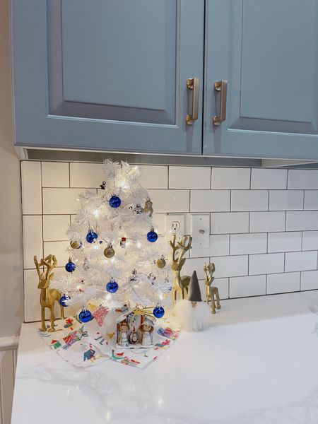 Blue kitchen Christmas 🎄 

#LTKhome #LTKSeasonal #LTKHoliday
