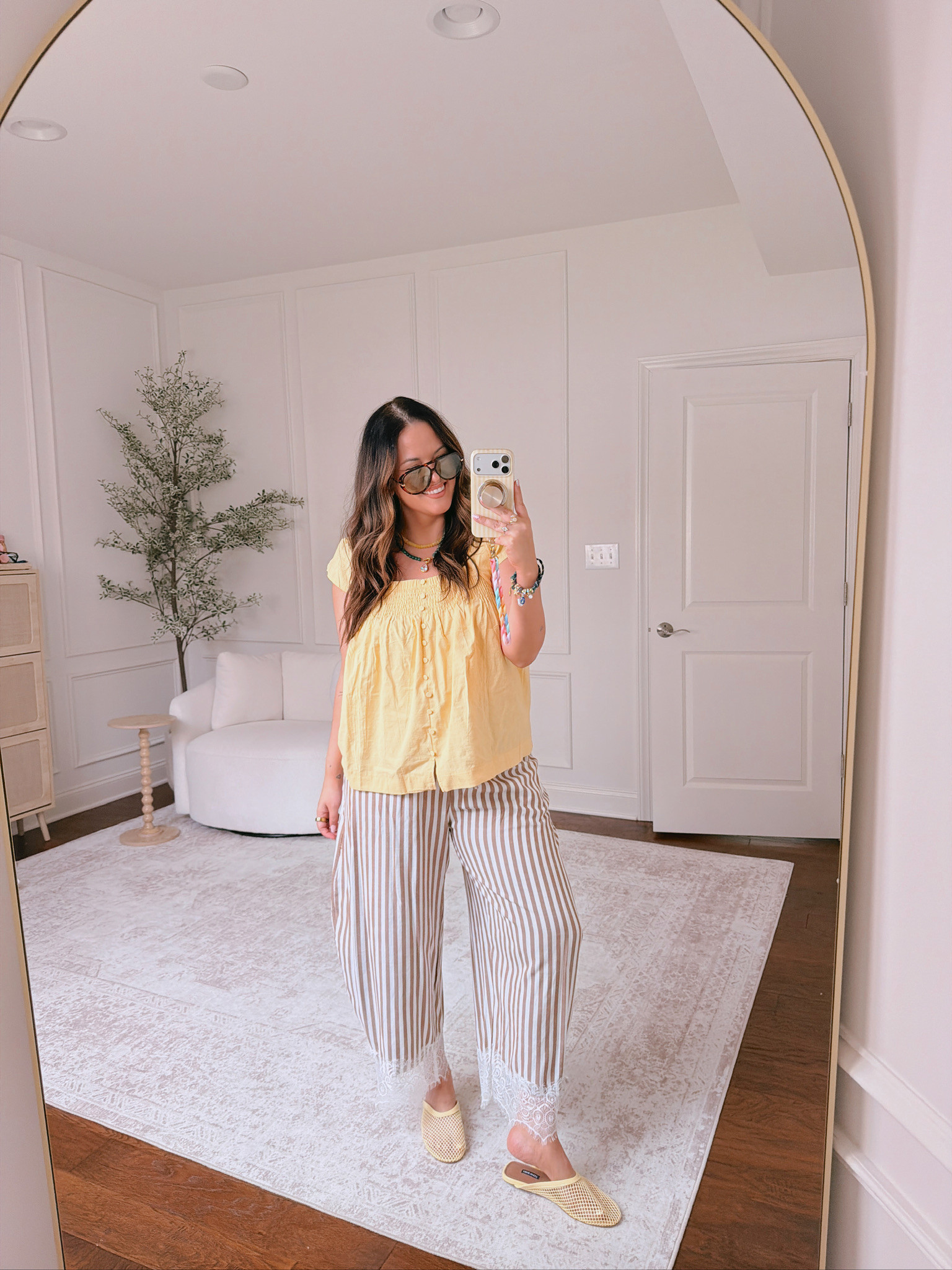 wearing an XL in these pants, and a large in the top 

 #LTKSeasonal #LTKMidsize