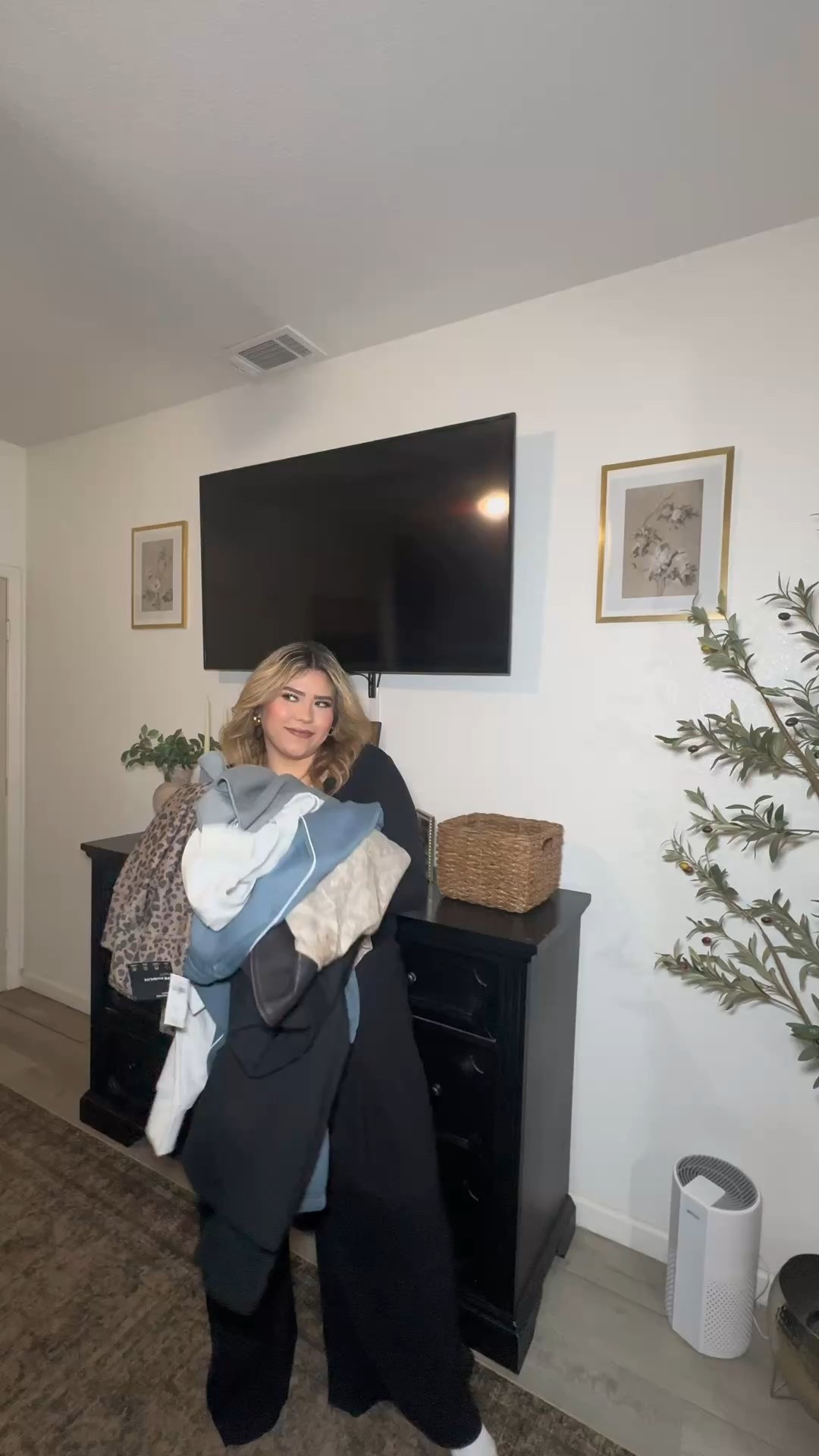 Abercrombie try-on haul✨
All items in a size XL expect leopard leggings in a size large 
@abercrombie 

#LTKootd #LTKSaleAlert #LTKPlusSize