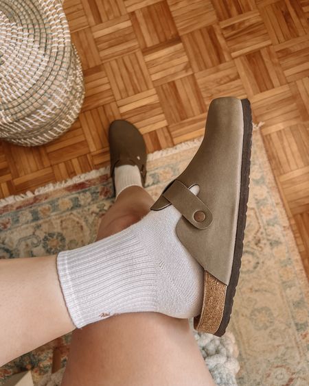 Amazon find - Boston clogs look for less

So comfy and 1/3 of the price of Birkenstocks! Size up - I’m usually a 9-9.5 and the 10 fits perfectly 

Amazon fashion, fall 2023 fashion trends, fall shoes 


#LTKSeasonal #LTKshoecrush #LTKstyletip