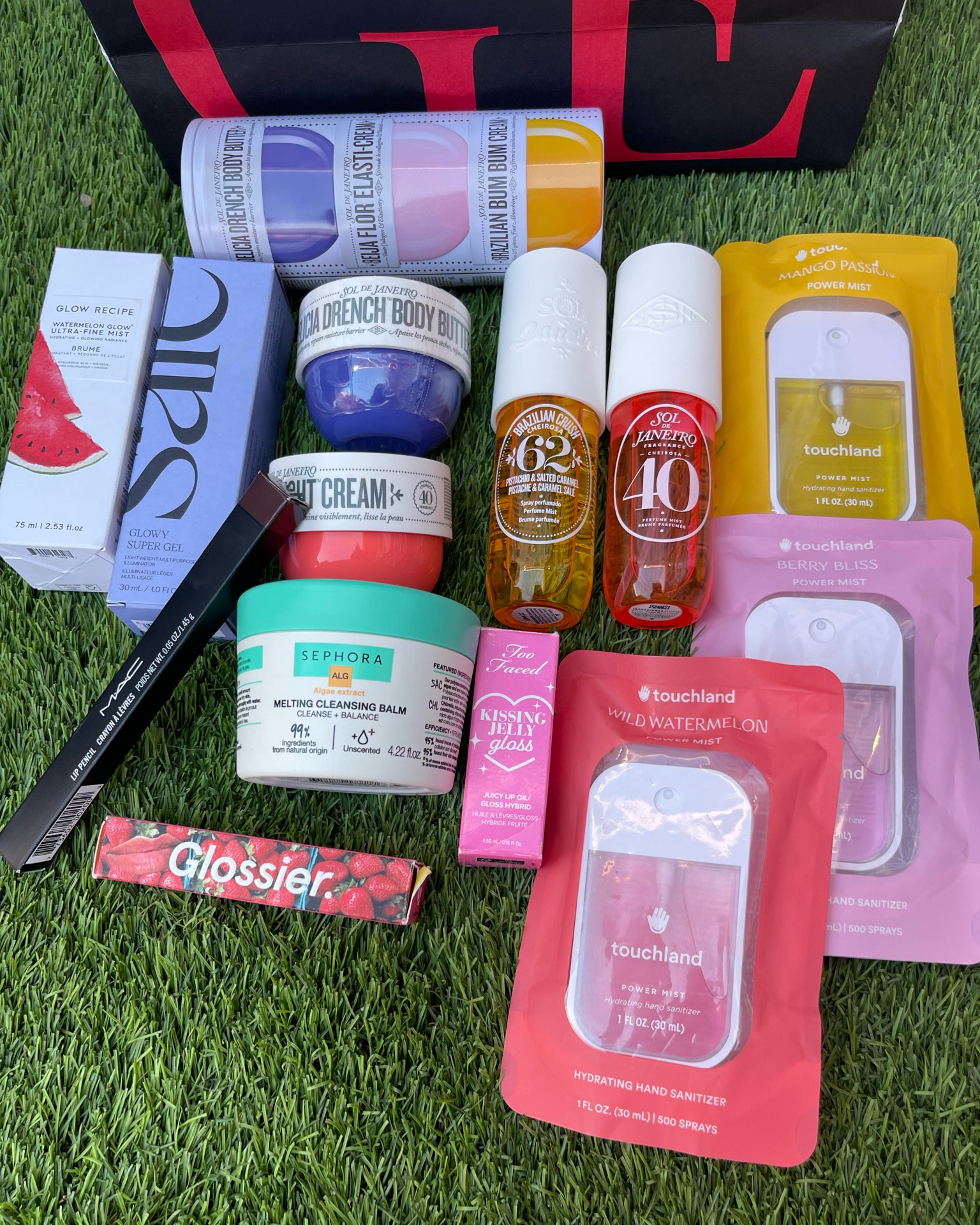 The Sephora sale starts tomorrow 11/1 for Rouge members. And 11/5 for everyone else. A perfect time to check those beauty lovers off your Christmas list. 

#LTKGiftGuide #LTKBeauty #LTKSaleAlert