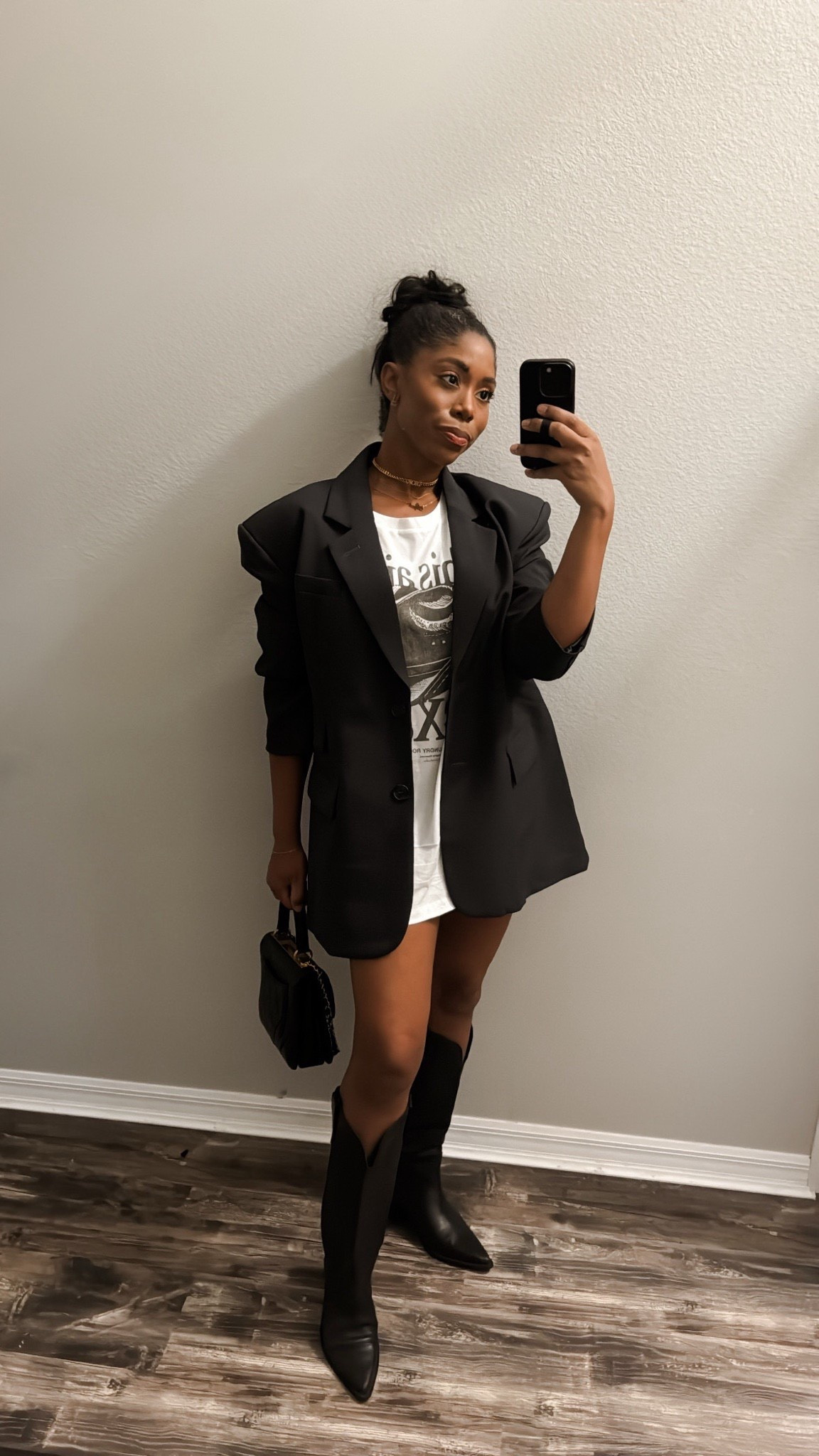 An oversized blazer for fall is an outfit essential! Linking a few that caught my eye plus must have boots because it’s that time of year, ladies!! 

#LTKStyleTip