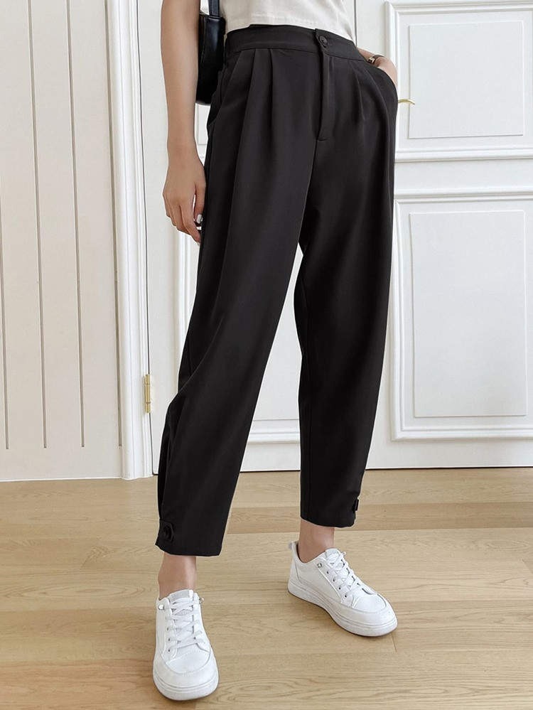 DAZY Solid Plicated Slant Pocket Cropped Pants | SHEIN