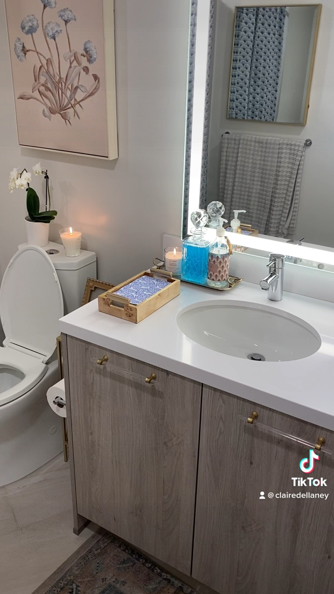 Some cute #bathroomnapkins to brighten your space! I love using these for holidays and for adding a pop of pattern to my bathroom 🤍 



#LTKSeasonal #LTKFind #LTKhome