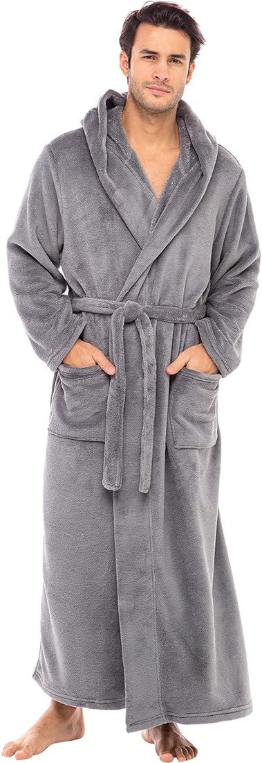 Alexander Del Rossa Men’s Full Length Hooded Fleece Bathrobe Solid Colors at Amazon Men’s Clo... | Amazon (US)