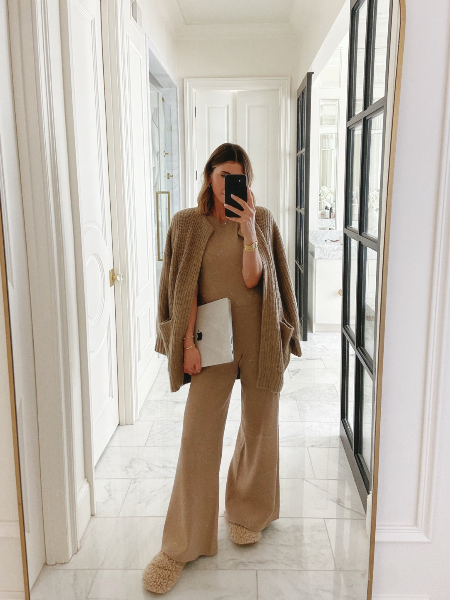 I'm 5'7 for reference and wearing size small in the sweater tank, wide leg pants and cardigan which all fit tts. 