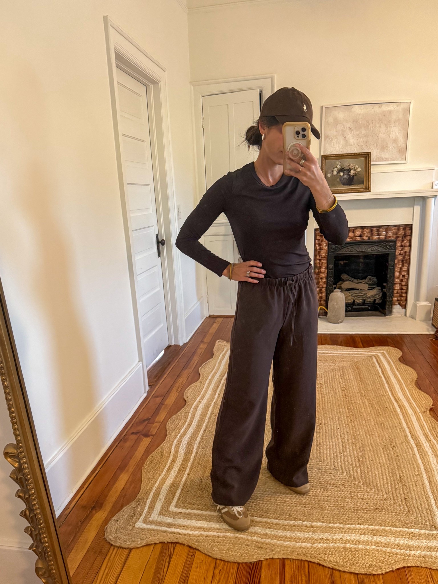 Aritzia pants on sale
In smal 

#LTKSeasonal #LTKSaleAlert #LTKHoliday