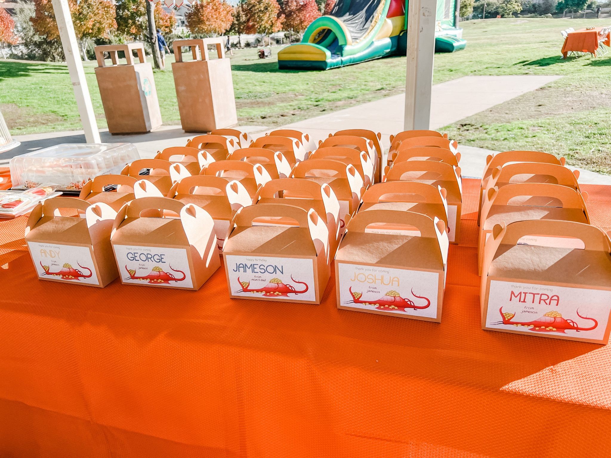 Made these favors by printing out a label and glueing it on these Kraft boxes. Great quality, easy to fold, and the kids loved having their own little box to carry!

#LTKParties