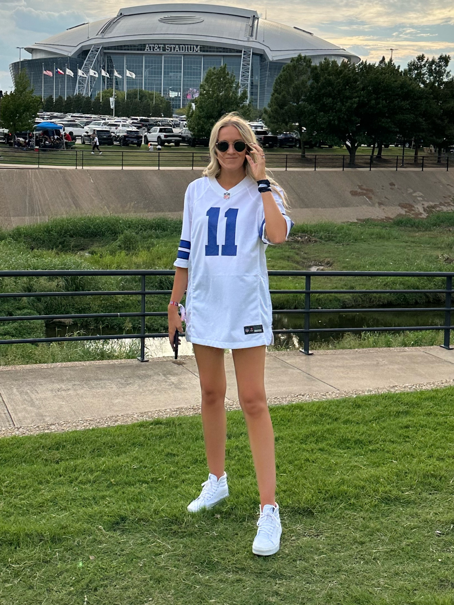 Dallas cowboys 
Texas 
Football Jersey
Sunday outfit 
White sneakers
High top vans 


#LTKSeasonal #LTKshoecrush #LTKtravel