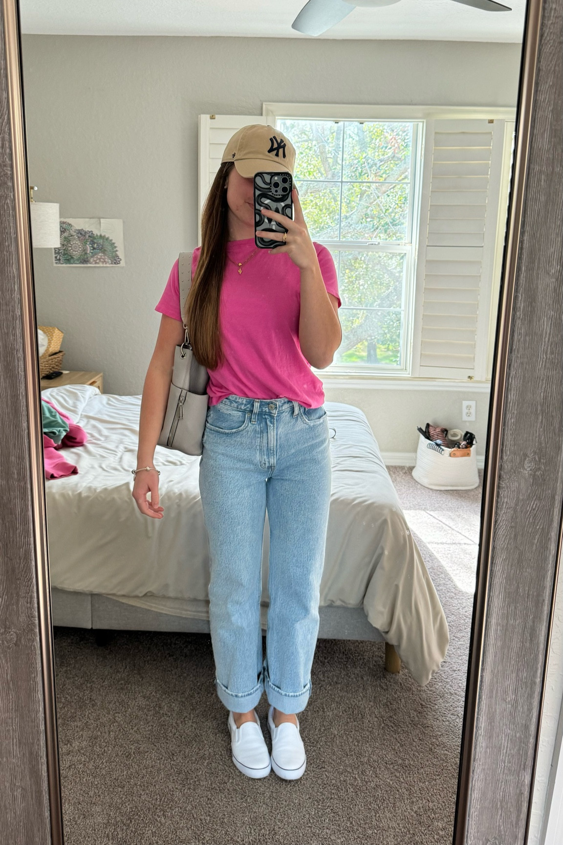thrifted the top, but it’s from Target and it’s only $4.50 for Cyber Monday!
Top Brand: A New Day
Purse is Steve Madden :) perfect to hold a laptop in 

#LTKGiftGuide #LTKSaleAlert #LTKStyleTip