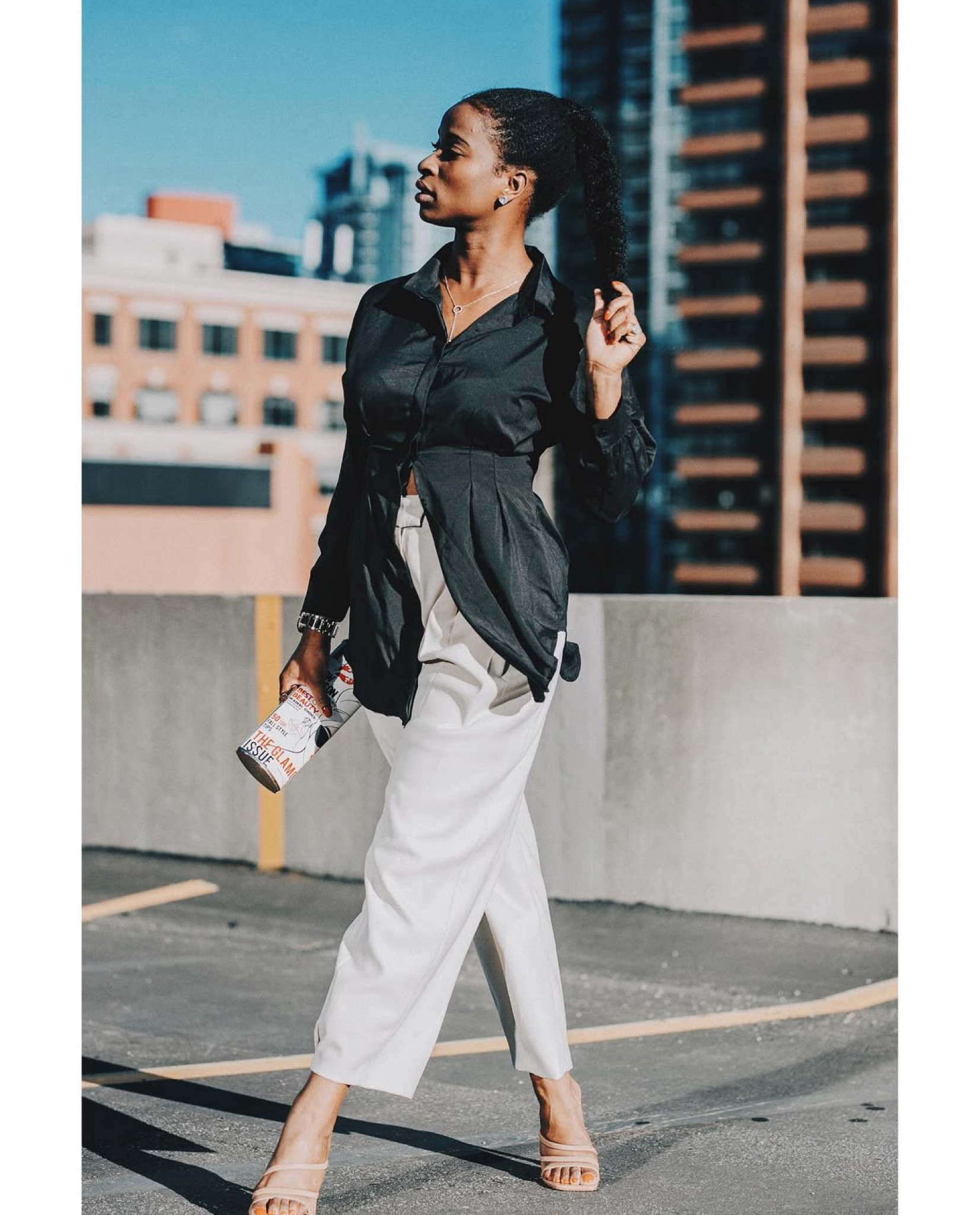 Our exclusive guide to styling bigger arms, shop the look and other tops for big arms :)

#stylist #knitmeup #tops #blouses #fittedtop #volumesleeves #layering #threequartersleeve #darkcolors #sleevelength