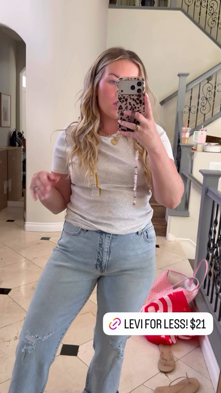 Loving these Levi’s for less! Only $21!! ￼

#LTKMidsize