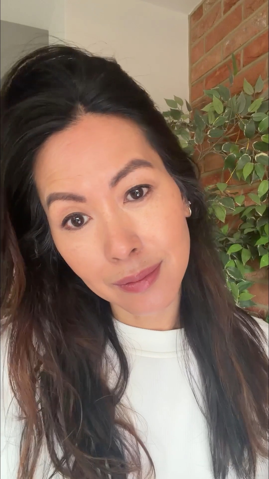 A very quick day to night make up look using my favs. All linked below.

Erborian CC shade Dore
Charlotte Tilburry shade 5.5
Bronzer shade Sand
Long wear eye shadow stick shade Bark 
Tropics butter milk natural lips 

#LTKbeauty #LTKuk #LTKdatenight