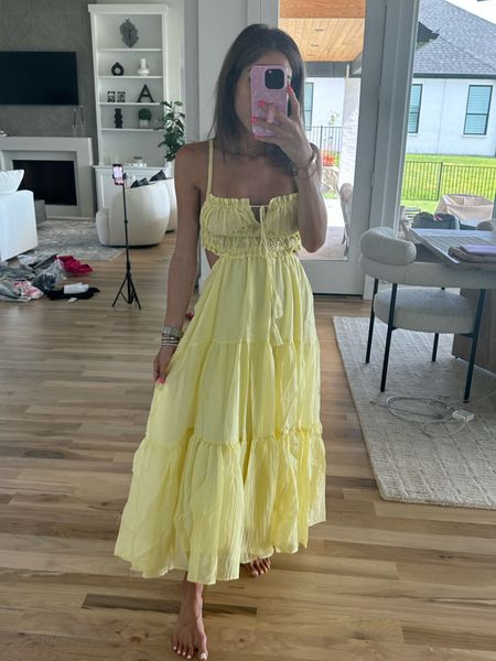 Yellow maxi dress amazon smallest size 

#LTKfindsunder50 #LTKfindsunder100