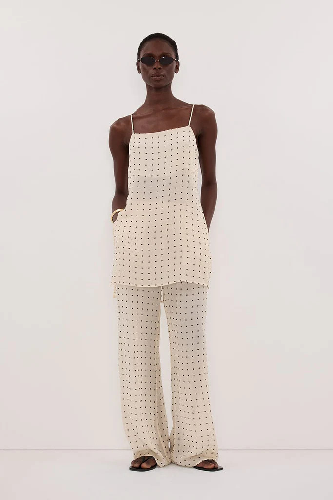 VANESSA SANDSTONE SLEEVELESS SPOT CAMI TOP | DISSH