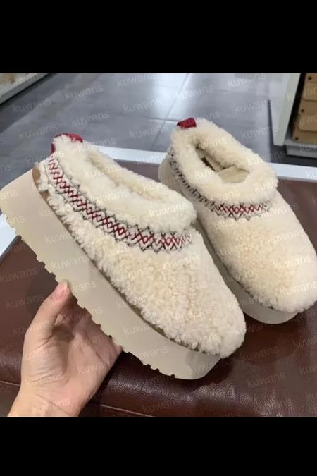 Just ordered 🧸🫶🏽🧦🍂💫  cannot wait for these to get here!

Dhgate dupes , dh gate shoes , dhgate Uggs , dh gate Uggs , Tasman dupes , Ugg dupes 

#LTKU #LTKSeasonal #LTKHoliday