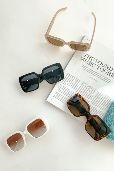 Debut Sunglasses in Black | Luca + Grae 